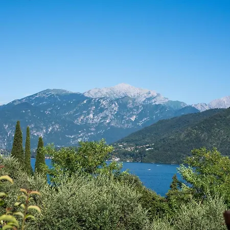 度假居 Ina's Garden Nicolas 莱诺