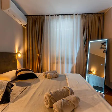 Ina's Garden Nicolas * 莱诺