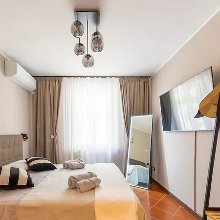 Ina's Garden Nicolas