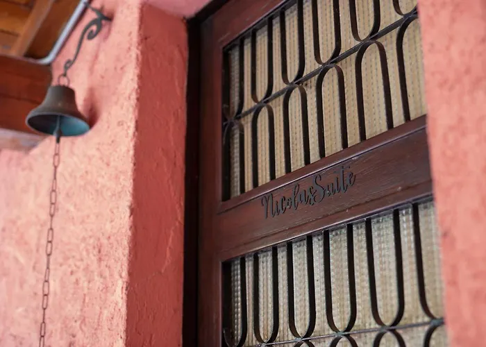 Semesterbostad Ina's Garden Nicolas *