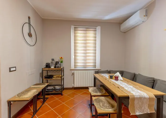 Semesterbostad Ina's Garden Nicolas Lenno