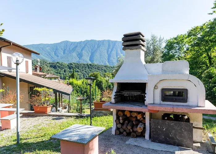 Ina's Garden Nicolas *