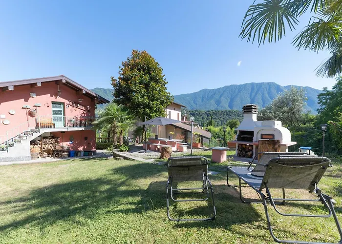 Ina's Garden Nicolas Semesterbostad *